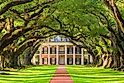 Oak Alley Plantation exterior. Editorial credit: Sean Pavone / Shutterstock.com