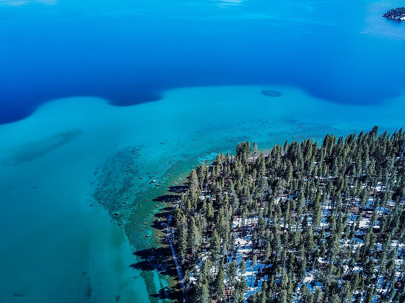 Lake tahoe located in Nevada USA