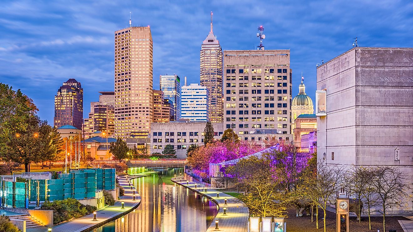 Indianapolis, Indiana, USA skyline and canal.