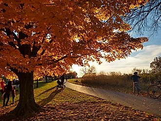 Late afternoon view from a sidewalk in Valley Forge National Historical Park. Editorial credit: Dinesh Manandhar / Shutterstock.com