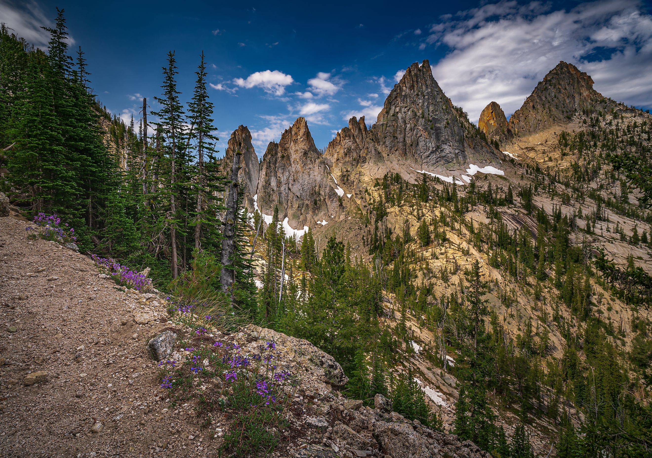 Hiking the Ship Island Lake Trail in the Frank Church - River of No Return Wilderness, Idaho
